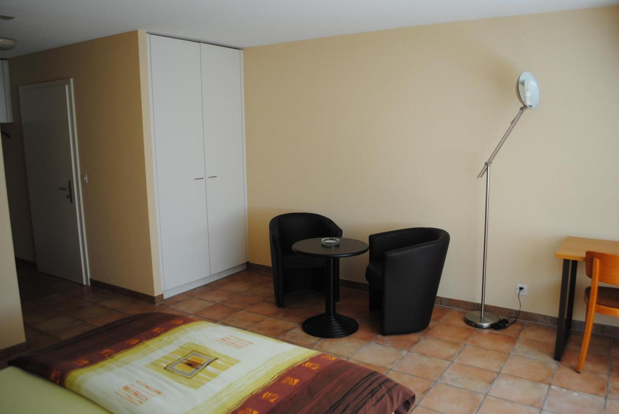 Motel - Hotel La Poularde Romont Oda fotoğraf