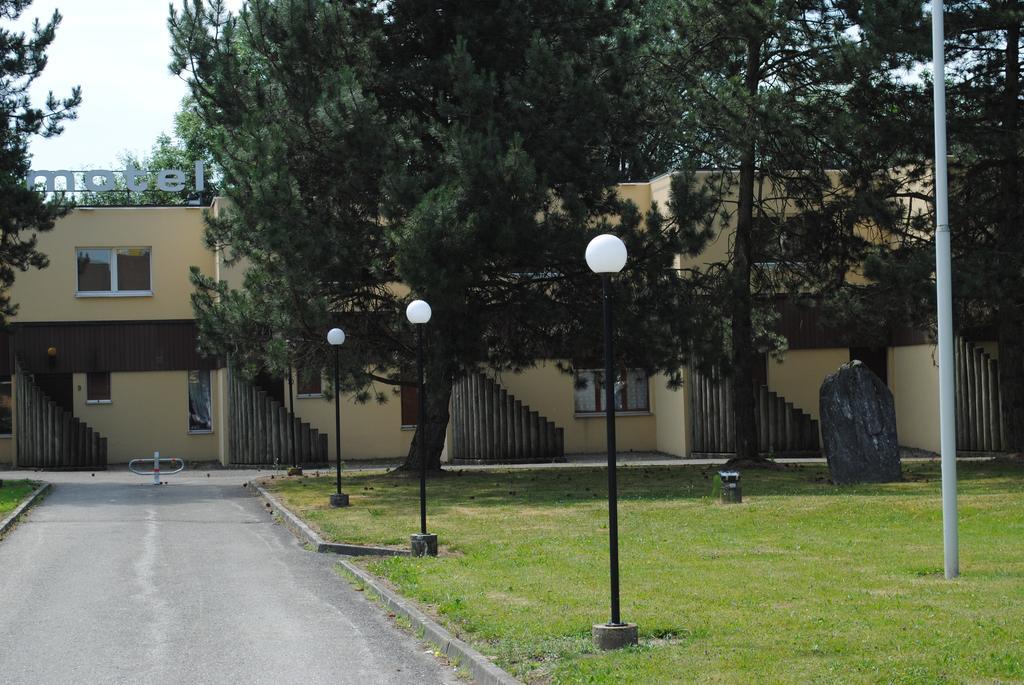 Motel - Hotel La Poularde Romont Dış mekan fotoğraf