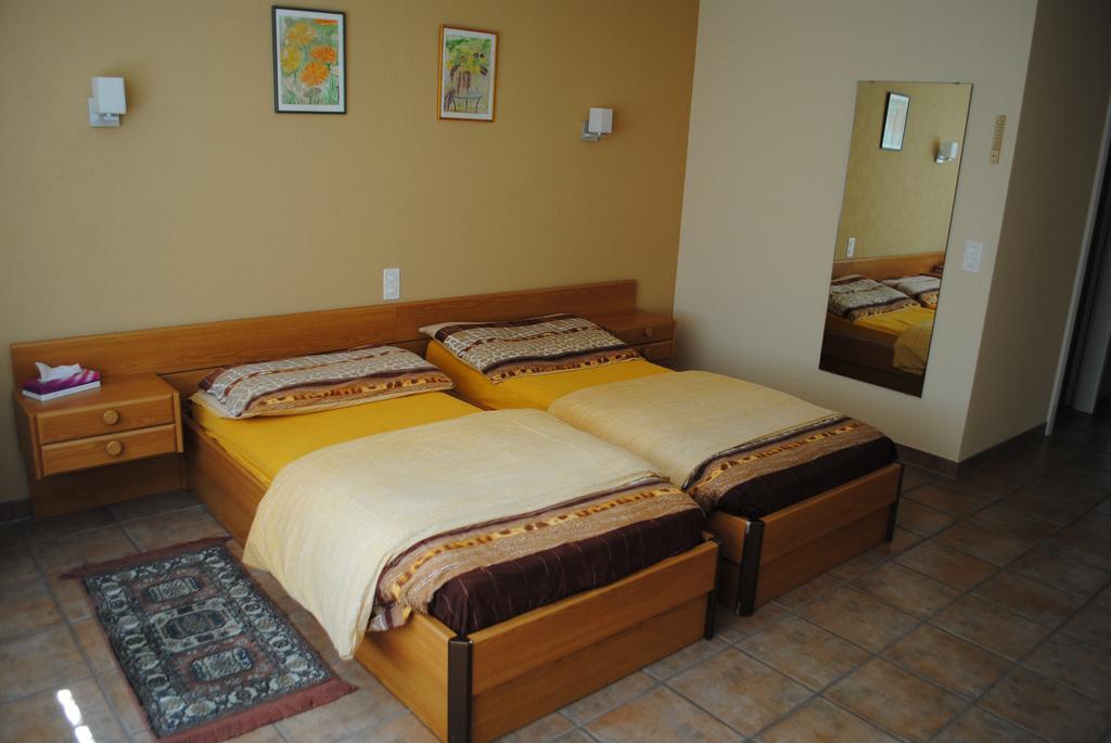 Motel - Hotel La Poularde Romont Oda fotoğraf