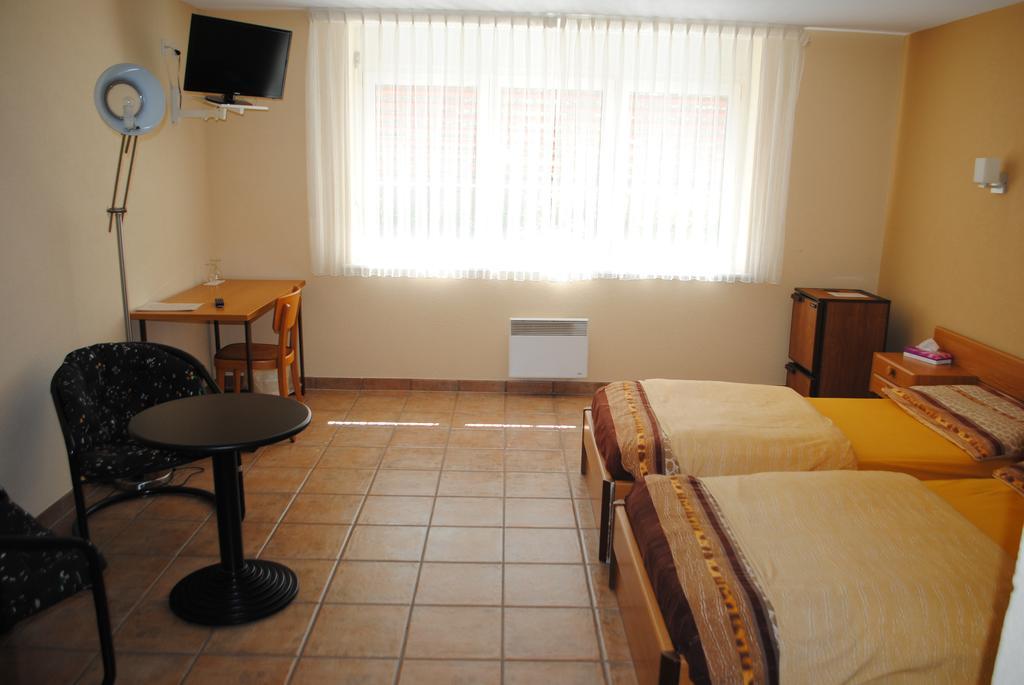 Motel - Hotel La Poularde Romont Oda fotoğraf