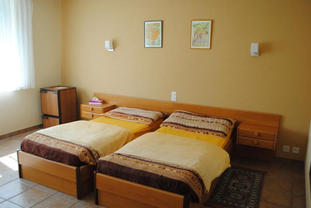 Motel - Hotel La Poularde Romont Oda fotoğraf